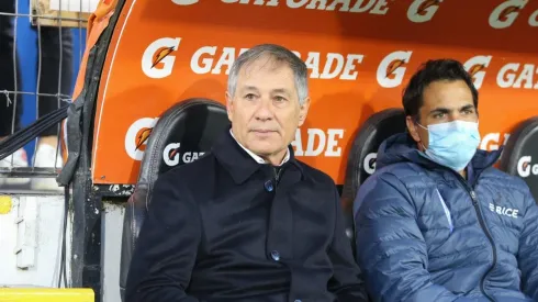 Ariel Holan no dirigirá ante Flamengo tras dar positivo por covid-19.