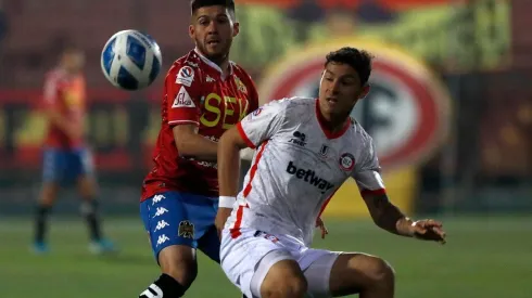 Unión Española y Unión La Calera se enfrentaron en el estadio Santa Laura.