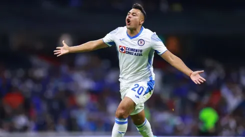 Iván Morales busca consolidarse en el ataque de Cruz Azul.