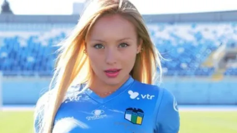 Daniella Chávez coquetea con los hinchas de la U tras el triunfo de O'Higgins