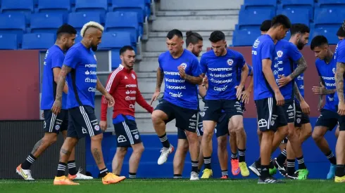 La Selección Chilena tiene a un par de jugadores con complicaciones físicas de cara al duelo contra Qatar.