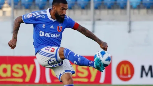 Los hinchas de la U se cansan de Ronnie Fernández