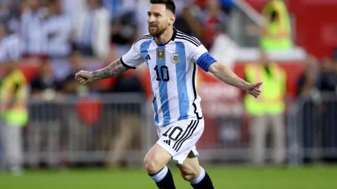 Messi anotó un doblete en el último amistoso de Argentina