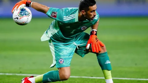 Claudio Bravo vuelve al arco de la selección chilena