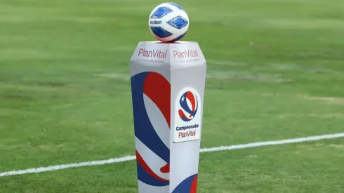 Conoce las reglas del mercado de fichajes del fútbol chileno.