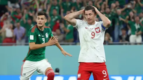 El delantero polaco no pudo desde los doce pasos luego que Guillermo Ochoa tapara el remate