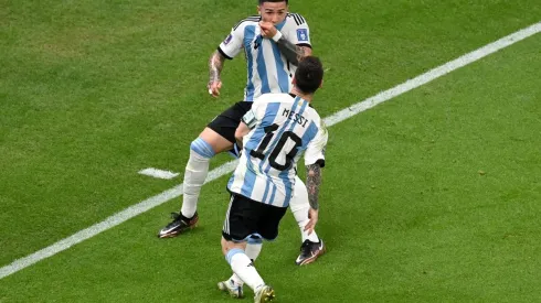 Enzo Fernández se abraza con Messi en Qatar, luego de la súplica hace 6 años al ídolo de Argentina.