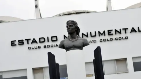 Al ser socio del CSyD Colo Colo tendrás descuento para el abono 2023.