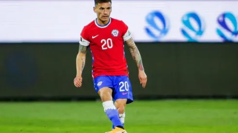 Histórico de la UC no aprueba una hipotética llegada de Aránguiz a la UC.