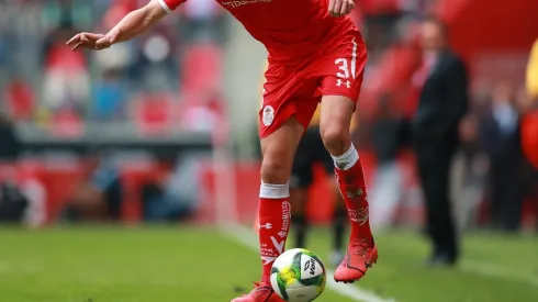 Un ex zaguero que quiso Colo Colo en 2021 terminó saliendo del fútbol chileno y firmó en club de Sudamérica.