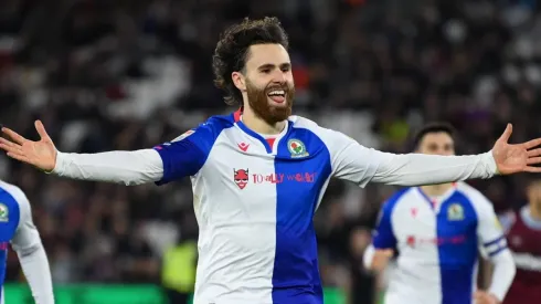 Ben Brereton se impone a Marcelino Núñez