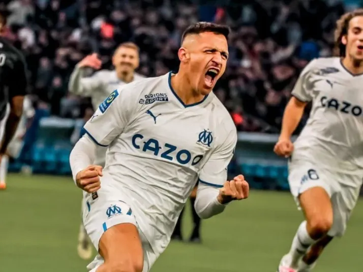 Video: El golazo de Alexis en el duelo entre Marsella y Lorient