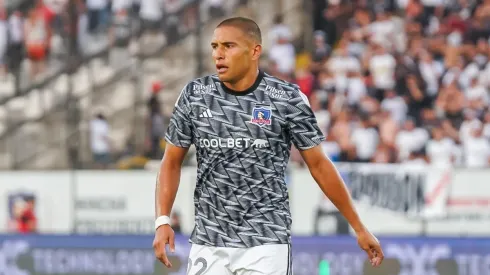 El delantero no pudo gritar su primer gol con Colo Colo por estar en fuera de juego