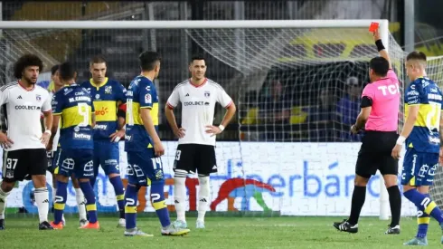 Falcón vio la roja por una agresión a jugador de Everton.