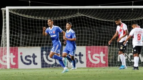 La U venció a Curicó Unido y llega a la cima de la tabla