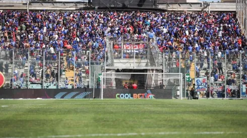 Los hinchas de la U ya están en el Estadio Monumental