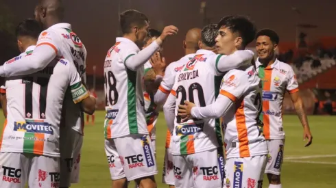 Cobresal se puso en ventaja ante Colo Colo en El Salvador