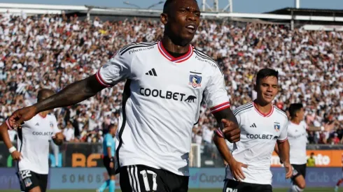 Castillo salió lesionado minutos después de ingresar a la cancha.