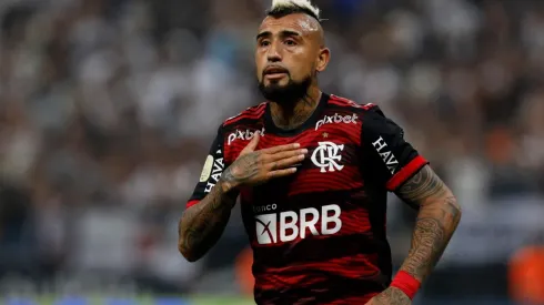 Arturo Vidal fue criticado por su presente en Flamengo