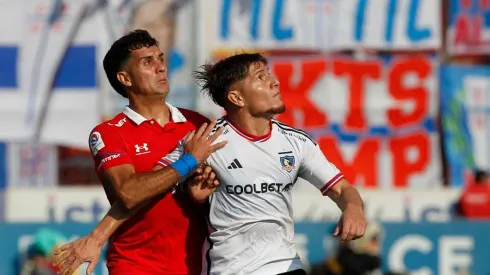 Gil vio la roja por codazo a Saavedra en el clásico.