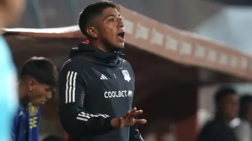 Brayan Cortés recibe consejos de históricos del fútbol chileno