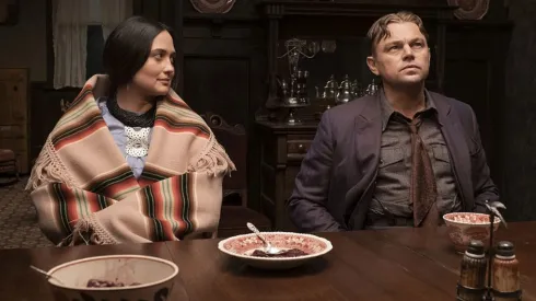 Leonardo DiCaprio y Lily Gladstone en una escena de Killers of the Flower Moon, de Martin Scorsese.