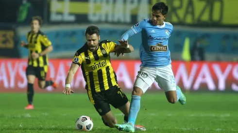 Jhilmar Lora se acerca a pasos agigantados a firmar por la Universidad Católica para reemplazar a Mauricio Isla