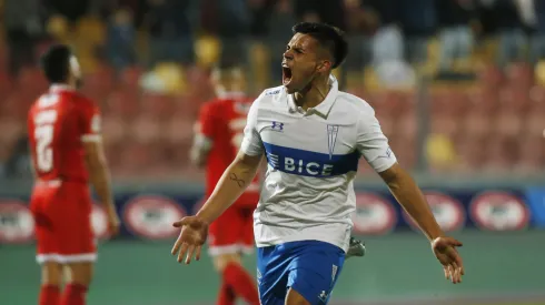 Alexander Aravena seguirá jugando en la Universidad Católica, al menos, hasta fines de la temporada 2023