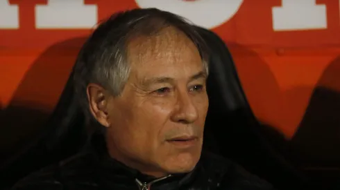 Ex cruzado manda al frente a Ariel Holan tras desastre ante Universidad de Chile.