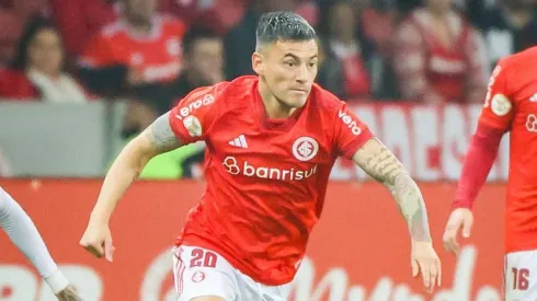 Charles Aránguiz volvió a las canchas y logró su anhelado redebut en Internacional