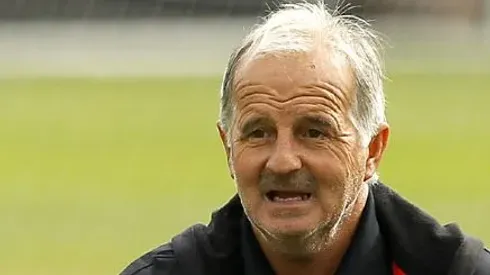 Carvallo rompió un largo silencio.