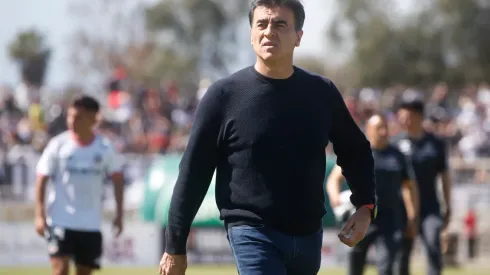 El DT de Colo Colo generó molestia entre uno de los canteranos del club. (Foto: Photosport)