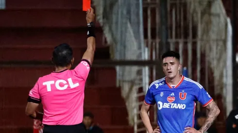 Ignacio Tapia fue expulsado por reclamos en el encuentro ante Everton (Foto: Photosport)