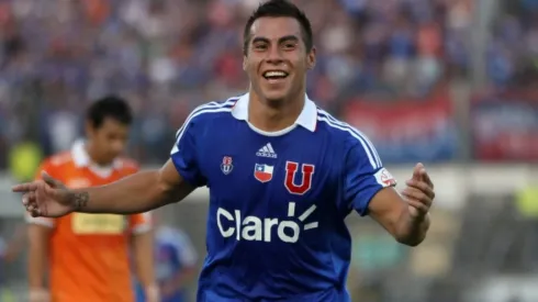 Los hinchas de la U se ilusionan con un posible retorno de Eduardo Vargas.