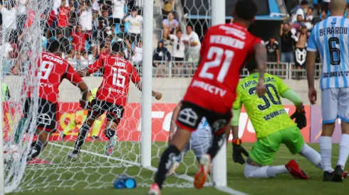 Emiliano Amor anotó el empate de Colo Colo ante Magallanes por la final de Copa Chile. (Foto: Alex Diaz/Photosport)
