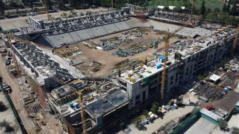 Universidad Católica tendrá cancha de pasto sintético en el nuevo San Carlos de Apoquindo (Foto: Photosport)