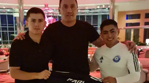 Jordhy Thompson firmó su contrato con el FC Orenburg de Rusia.