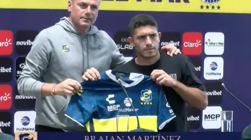 El delantero se suma a Everton para la temporada 2024.