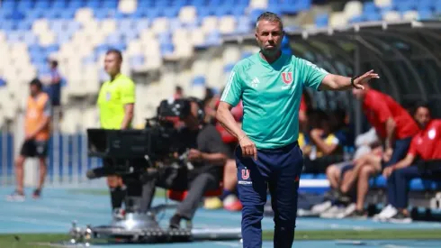 Gustavo Álvarez habla fuerte y claro en la U. de Chile