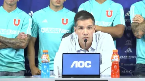 Michael Clark golpeó la mesa en la Universidad de Chile