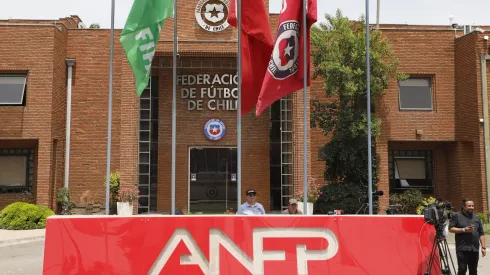 La ANFP critica la decisión de suspender el partido de la U.
