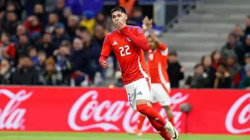 Darío Osorio es reconocido por Claudio Bravo