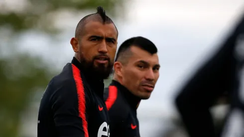 Vidal y Medel siguen siendo titulares en sus respectivos equipos.