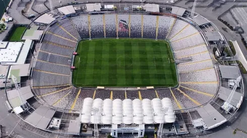En Blanco y Negro se mueven por el nuevo Estadio Monumental.