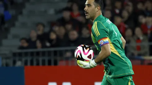 Claudio Bravo pone tranquilidad respecto a su situación física. (Foto: Photosport)