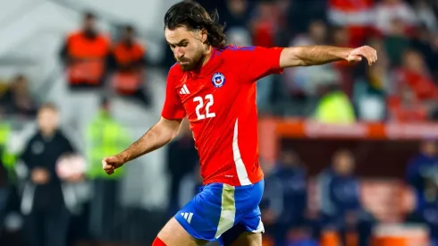 En la concentración de La Roja, Brereton sigue de cerca lo que pasará con su futuro.