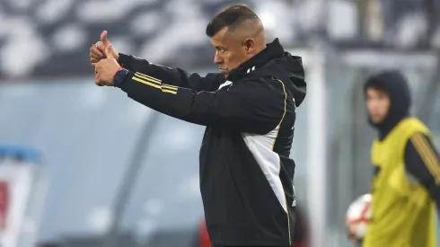 Jorge Almiurón recibió una gran noticia este viernes en Colo Colo. (Foto: Felipe Zanca/Photosport)