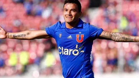 Charles Aránguiz se acerca a Universidad de Chile.