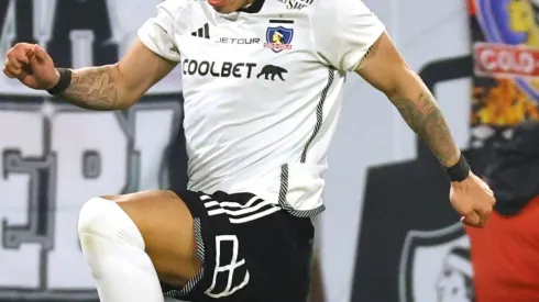 Futbol, Colo Colo vs Coquimbo Unido.<br />
Fecha 20, Campeonato Nacional 2024.<br />
El jugador de Colo Colo Carlos Palacios, izquierda , juega el balon contra Coquimbo Unido durante el partido de primera division disputado en el estadio Monumental en Santiago, Chile.<br />
16/08/2024<br />
Marcelo Hernandez/Photosport
Football, Colo Colo vs Coquimbo Unido.<br />
20 th turn, 2024 National Championship.<br />
Colo Colo's player Carlos Palacios, left , play the ball against Coquimbo Unido during the first division match held at the Monumental stadium in Santiago, Chile.<br />
16/08/2024<br />
Marcelo Hernandez/Photosport