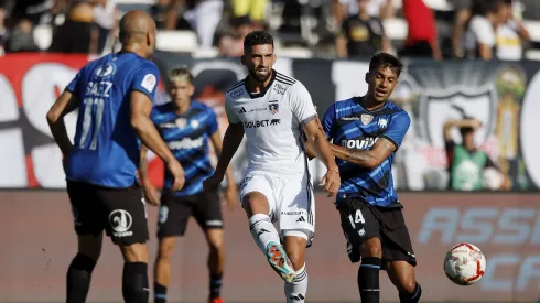 Futbol, Colo Colo vs Huachipato.<br />
Fecha 3, campeonato Nacional 2024.<br />
El jugador de Colo Colo Emiliano Amor, izquierda, disputa el balon con Carlo Villanueva de Huachipato durante el partido de primera division realizado en el estadio Monumental de Santiago, Chile.<br />
03/03/2024<br />
Pepe Alvujar/Photosport
Football, Colo Colo vs Huachipato.<br />
3rd turn, 2024 National Championship.<br />
Colo Colo’s player Emiliano Amor, left, vies for the ball against Carlo Villanueva of Huachipato during the first division match held at the Monumental stadium in Santiago, Chile.<br />
03/03/2024<br />
Pepe Alvujar/Photosport